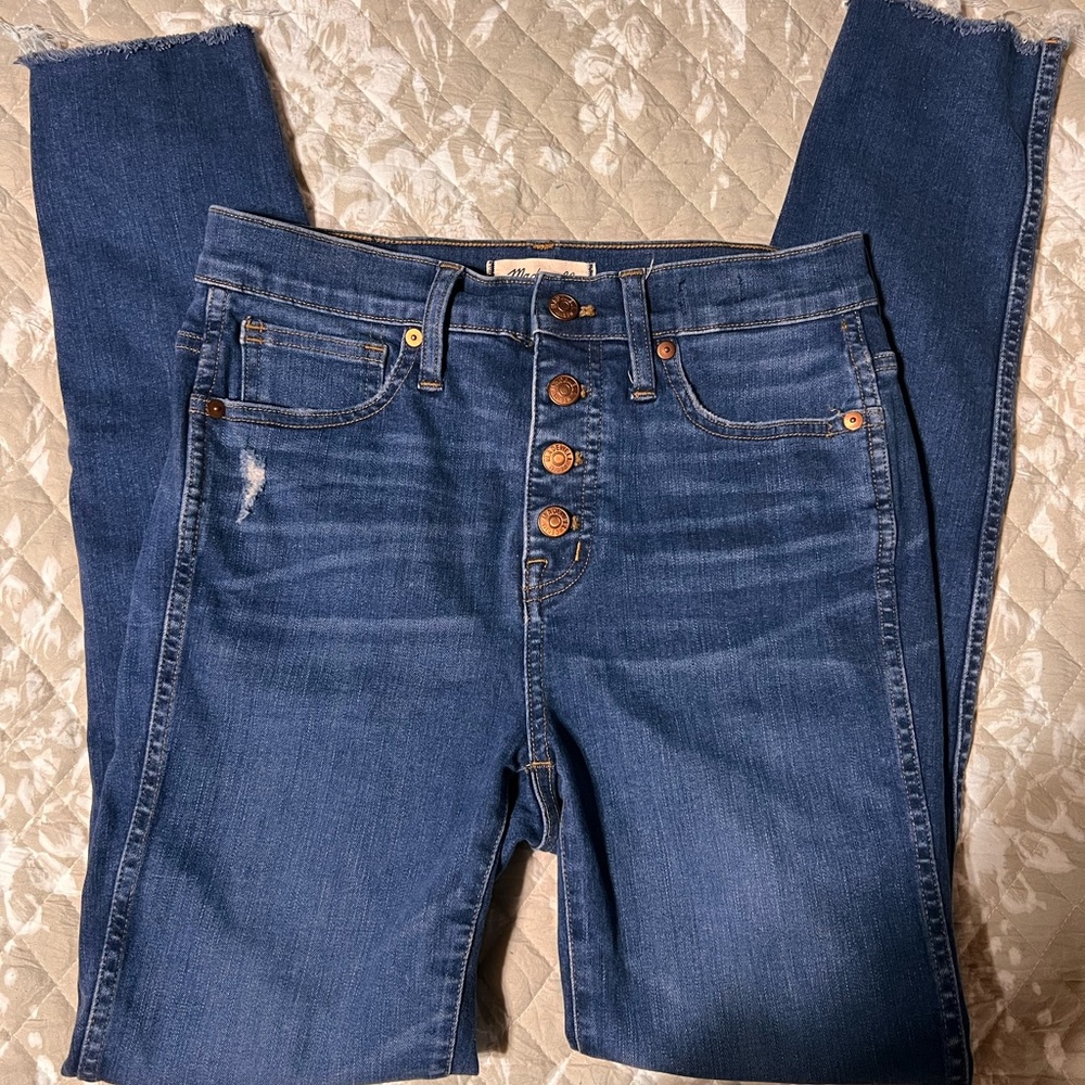 Madewell button fly raw hem jeans - EUC - 26T